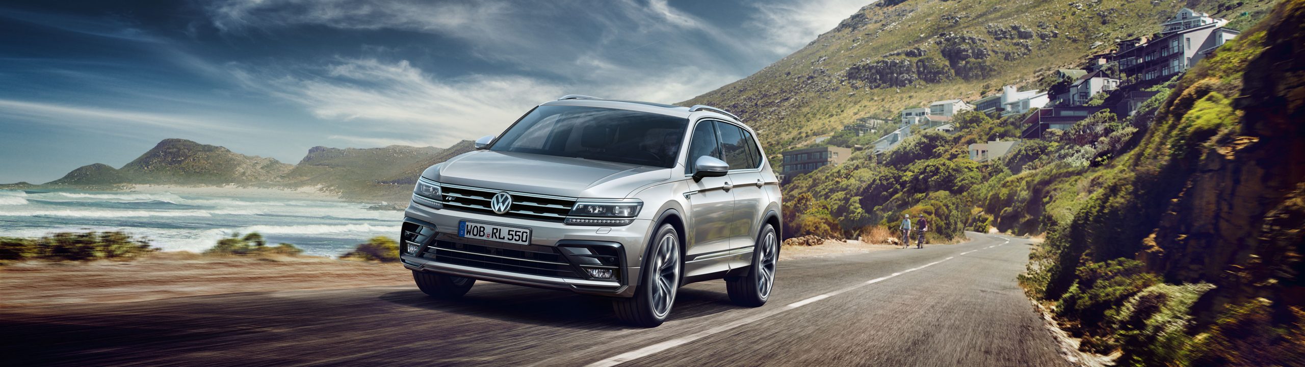 Фольксваген тигуан снять. Volkswagen Tiguan 2020 пейзаж. Volkswagen Tiguan 2021 пейзаж. Polo Tiguan 2021. Touareg Tiguan 2021 рядом.